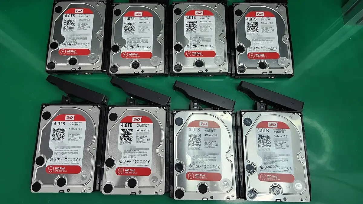 Synology DS1817+ 32TB 디스크 2개 불량 RAID 5 복구 사례