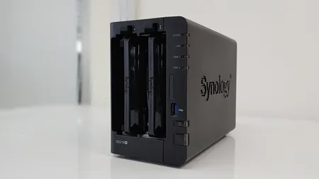 synology-ds218plus-hyperbackup-front